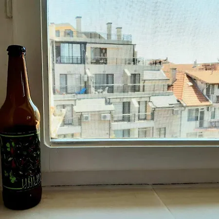 Floor In The Center Of 公寓