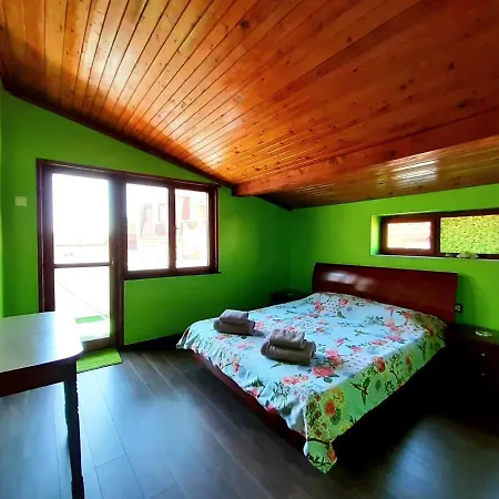 Floor In The Center Of 公寓 *