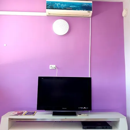 Floor In The Center Of Apartament