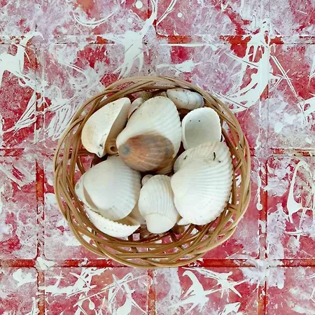 Floor In The Center Of *