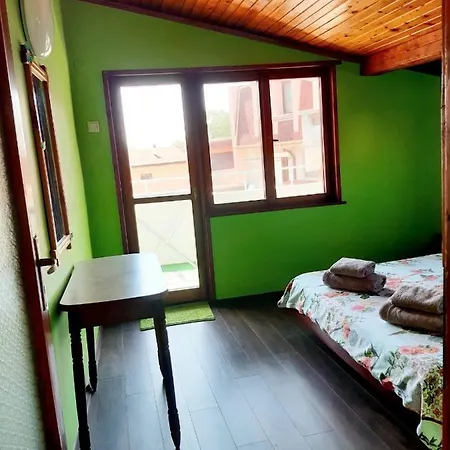 Top Floor In The Center Of Apartment *