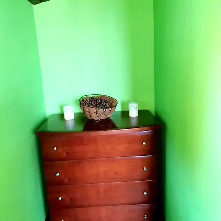 公寓 Floor In The Center Of *